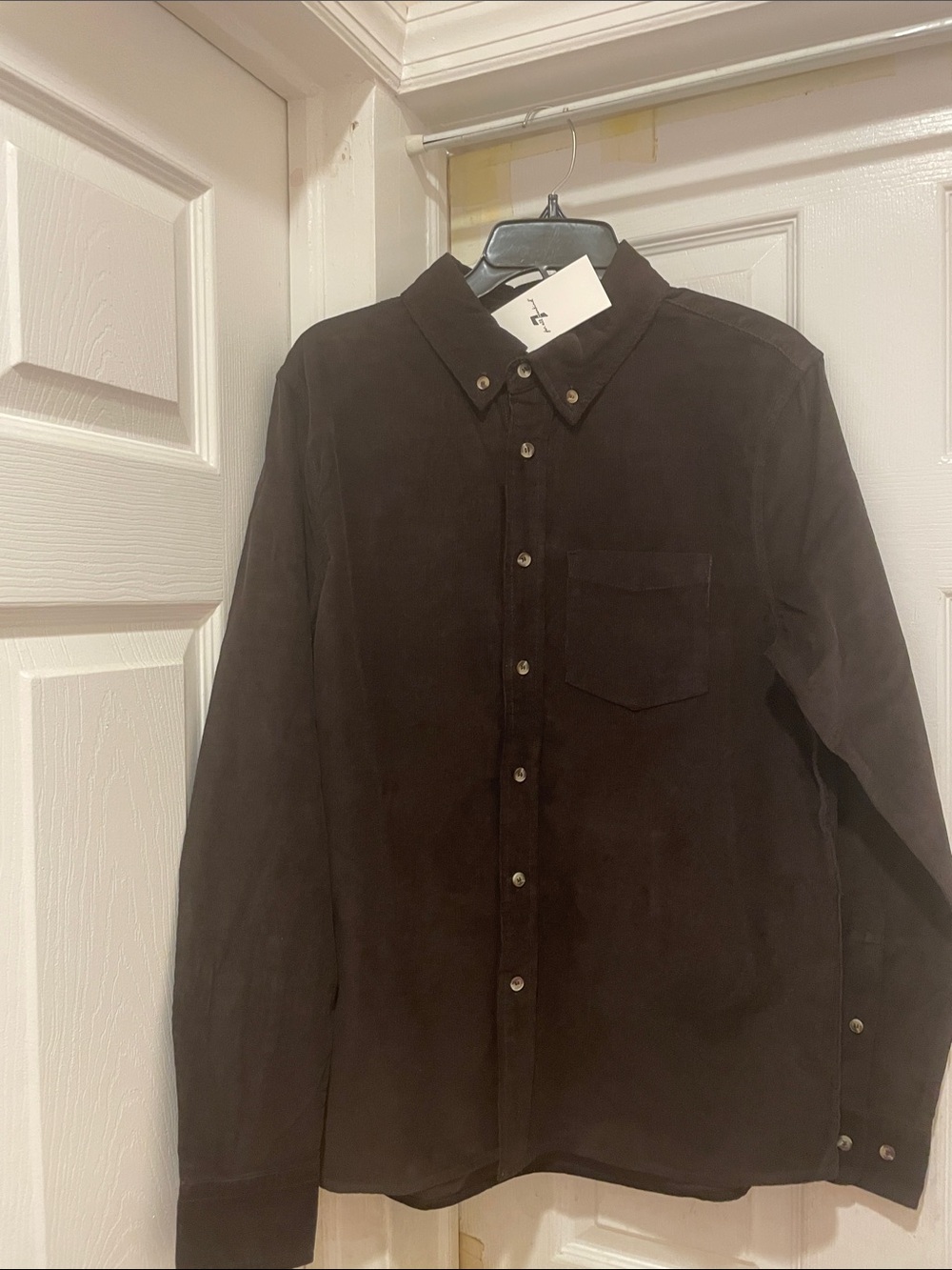 Men's Brown Button-Down Long-Sleeve Shirt